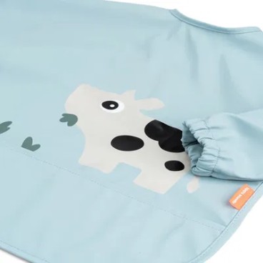 BABERO CON BOLSILLO Y MANGAS TINY FARM AZUL