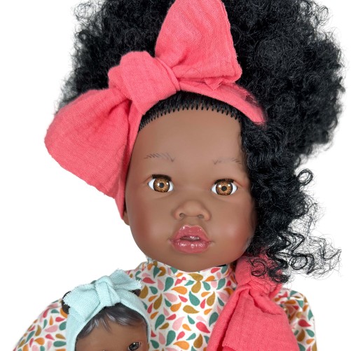 MUÑECA ALIKA CON BEBÉ PELO RIZADO 40cm