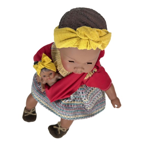 MUÑECA ALIKA CON BEBÉ BURGUNDY 40cm